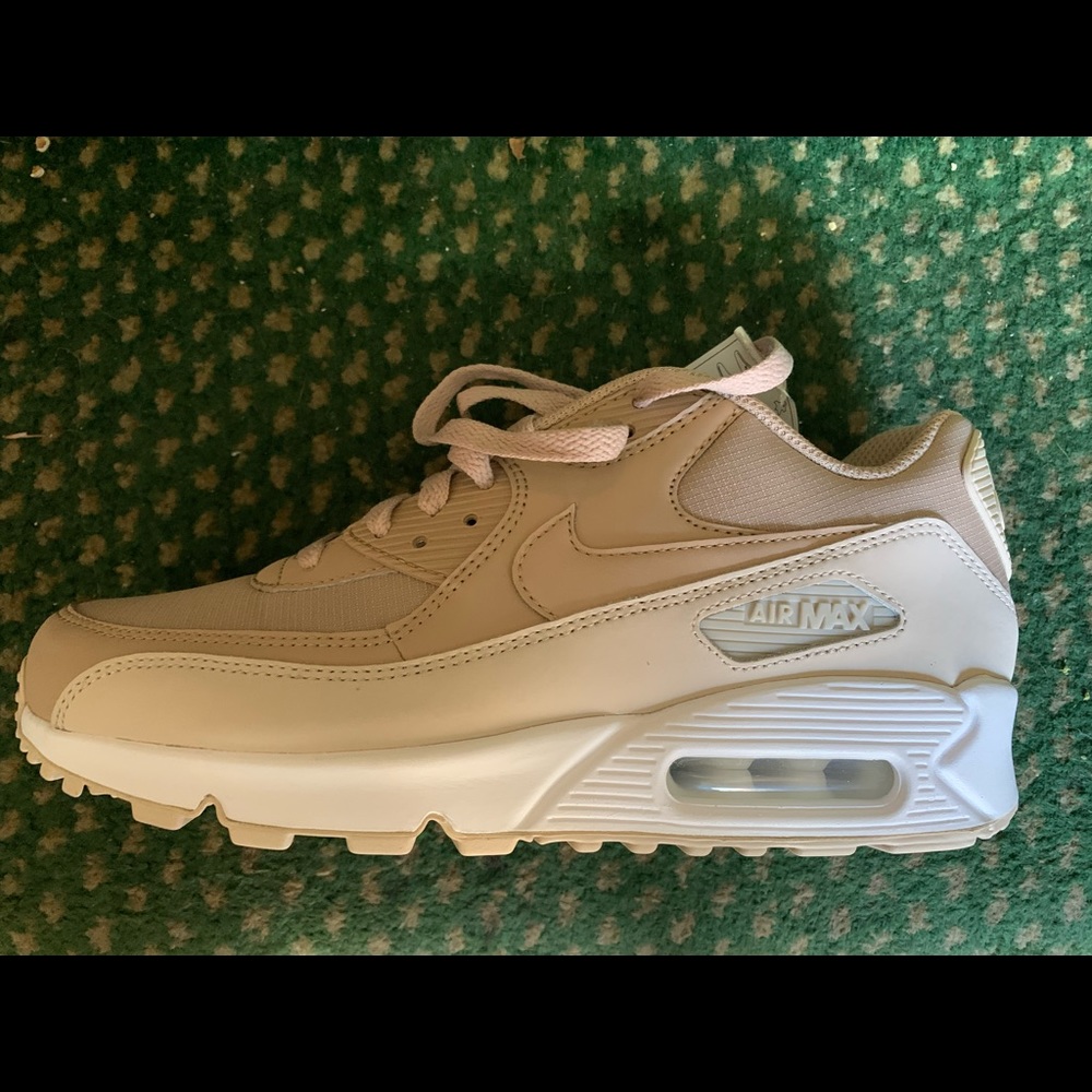 NWT - Men’s Nike Air Max 90 - Beige/Nude